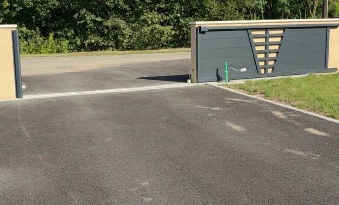 Fabrication et pose d'un portail motorisé et d'un portillon, Dax, HP DESIGN