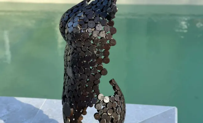 ce buste féminin en acier soudé, design et artistique, qui sublime désormais la piscine d'un client. L'art rencontre l'élégance !, Dax, HP DESIGN